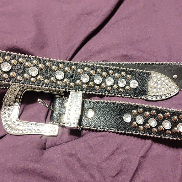 Studded belt - Picture 4 of 4
